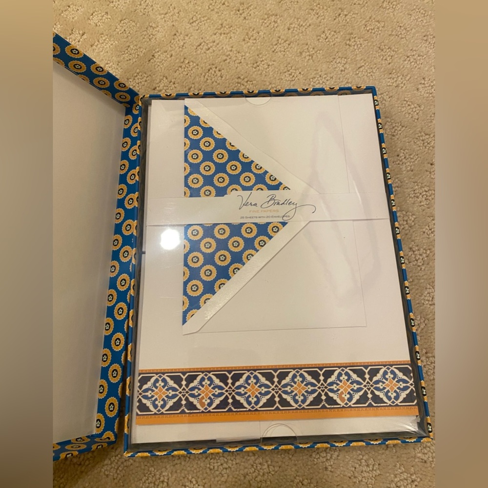 NIB - Vera Bradley stationery set